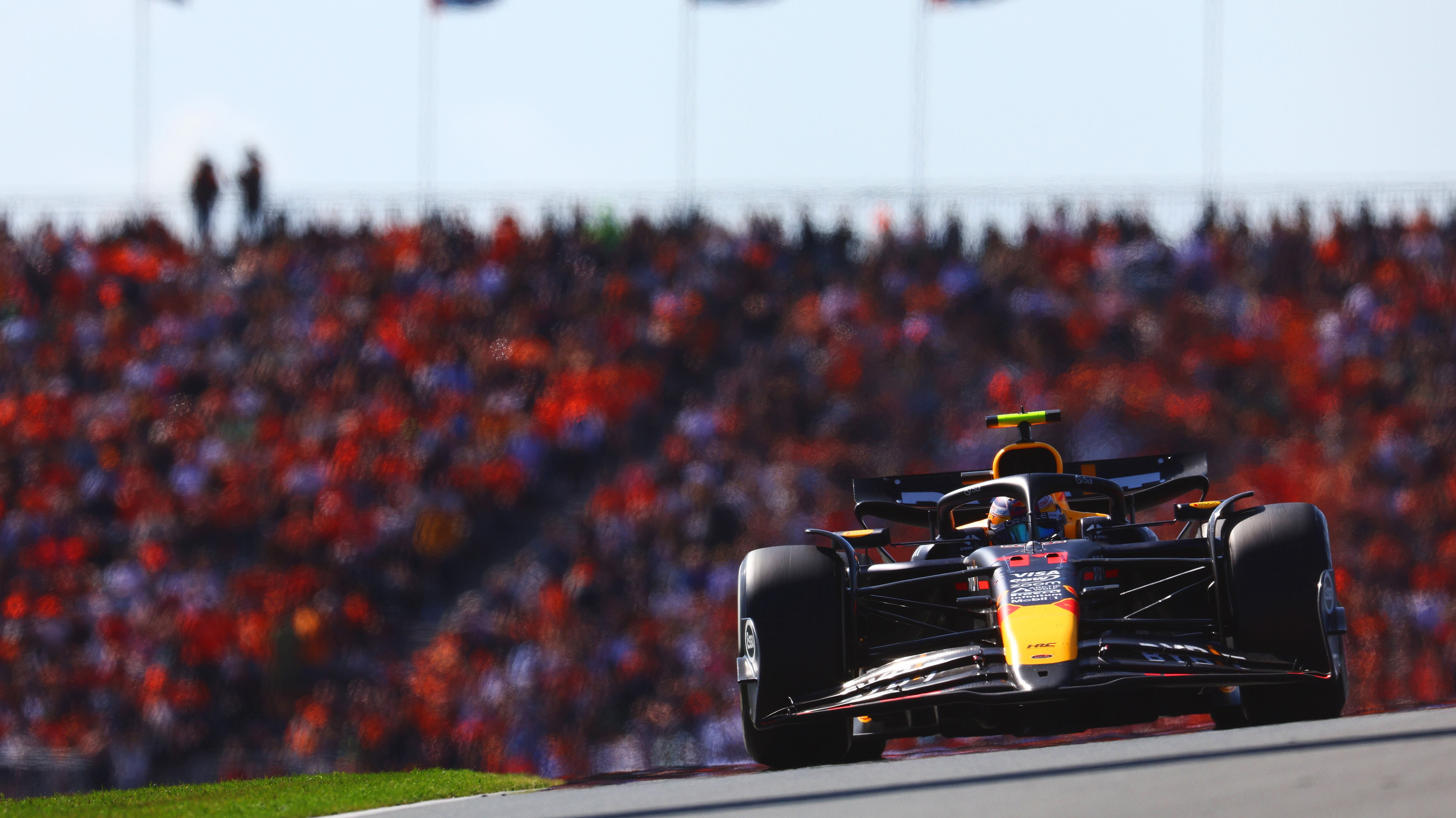 Checo Pérez no logró culminar en el top 5.