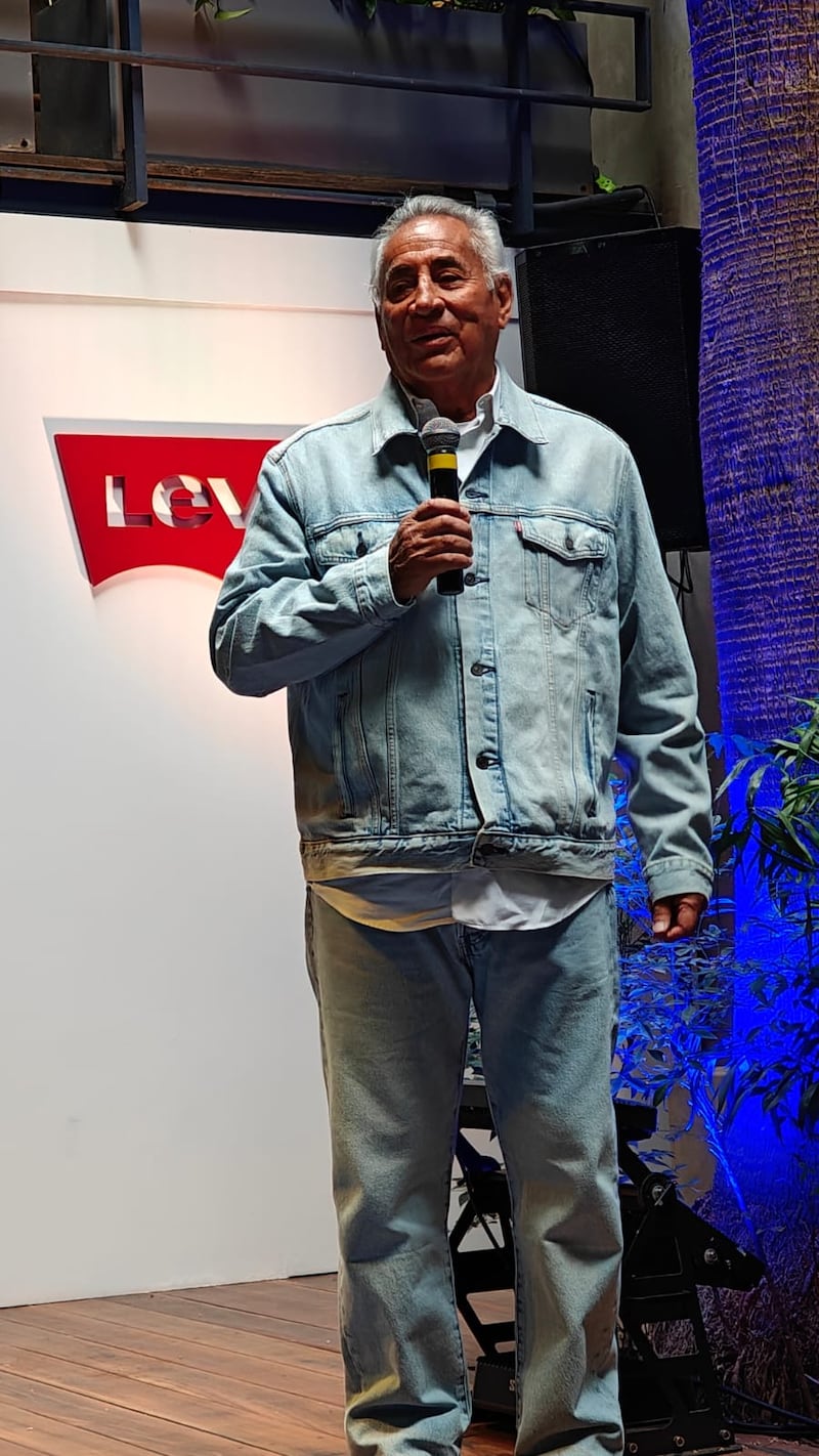 Levi’s reveló sus nuevas líneas como Grunge Finish, Blu Tab y Refreshed Americana, además de una alianza clave con Jordan Brand que conecta moda y deporte rumbo a la temporada mundialista