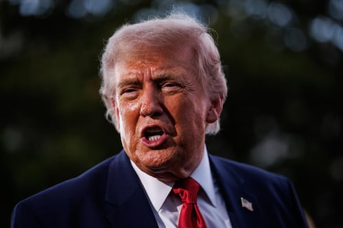 Trump es llevado al médico para valoración médica ¿Cuál es su estado de salud y qué estudios le harán?
