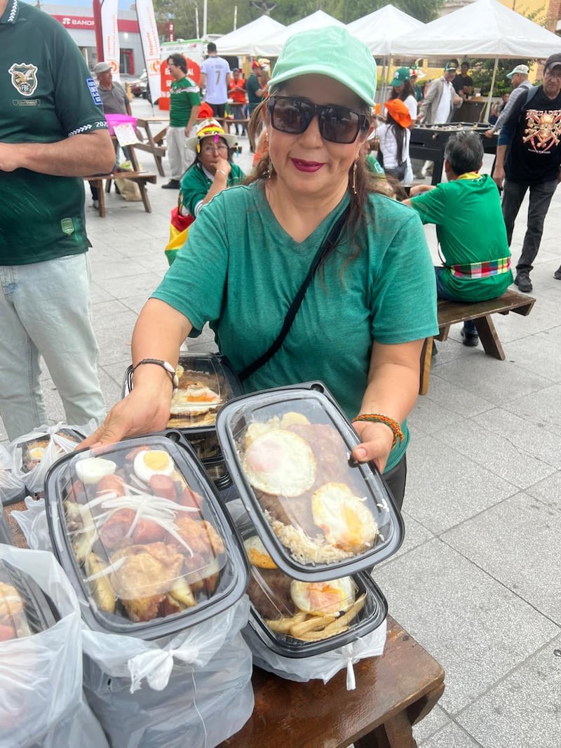 Jeanet vive en Monterrey hace 14 años y vendía piqué y silpacho