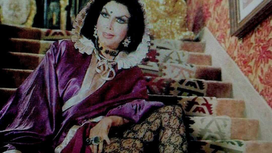 Tenía una gran colección de objetos de arte y joyas.