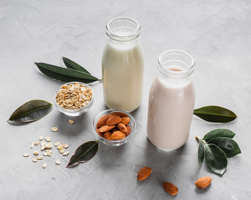 Te compartimos tres ideas para disfrutar esta temporada con el toque cremoso y nutritivo de esta alternativa de leche