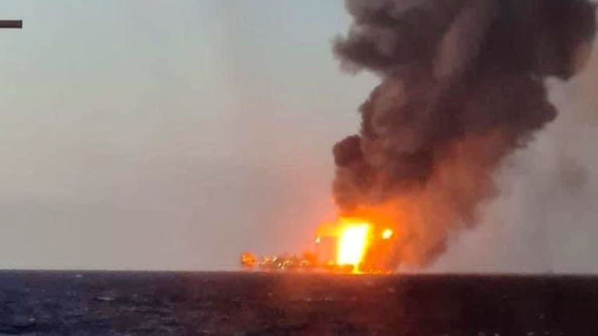 Explosión en sonda de Pemex de Campeche