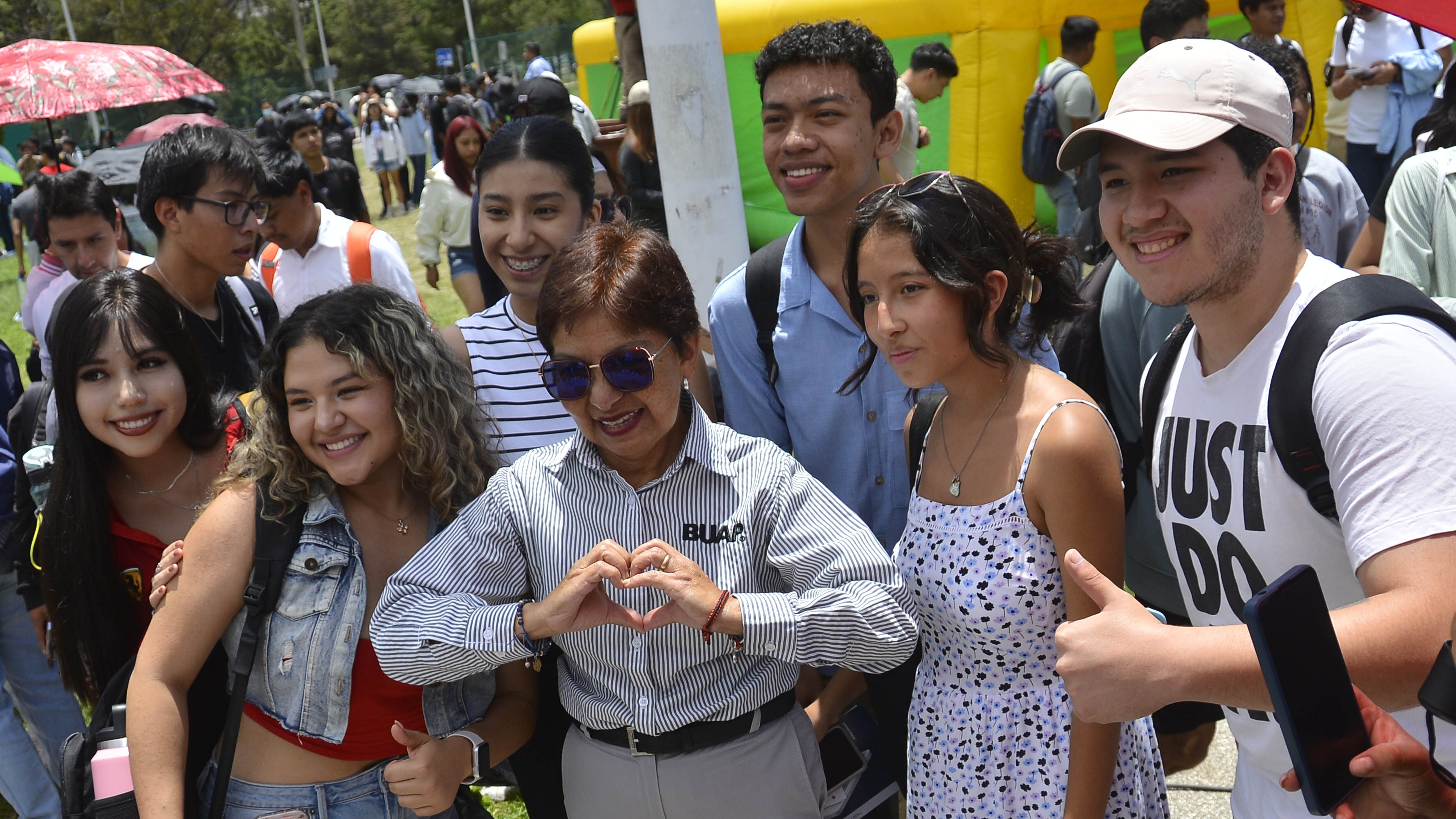María Lilia Cedillo Ramírez da bienvenida a alumnos de nuevo ingreso