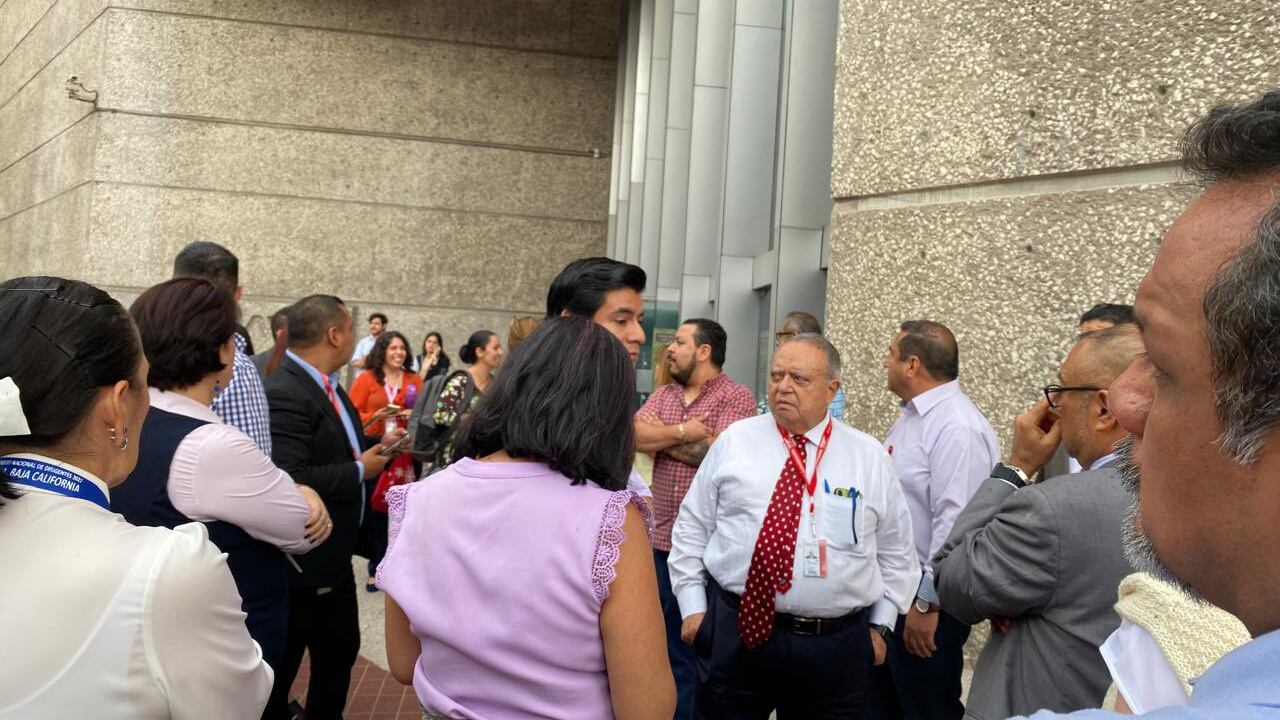Disculpa del líder sindical del Infonavit por ataque homofóbico