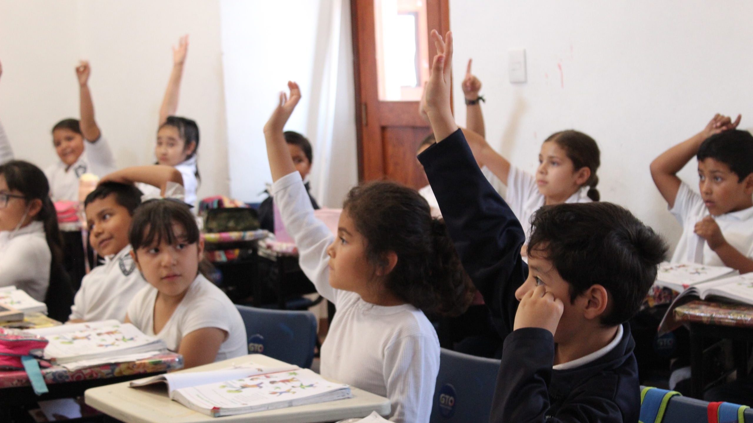 Más de un millón de alumnos listos para retomar las aulas.