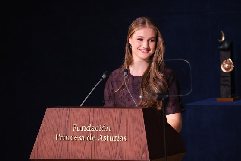 La Princesa Leonor pide "salir de la trinchera", "volver al respeto a quienes piensan diferente" y atender "a los jóvenes que pelean para tener un hogar"