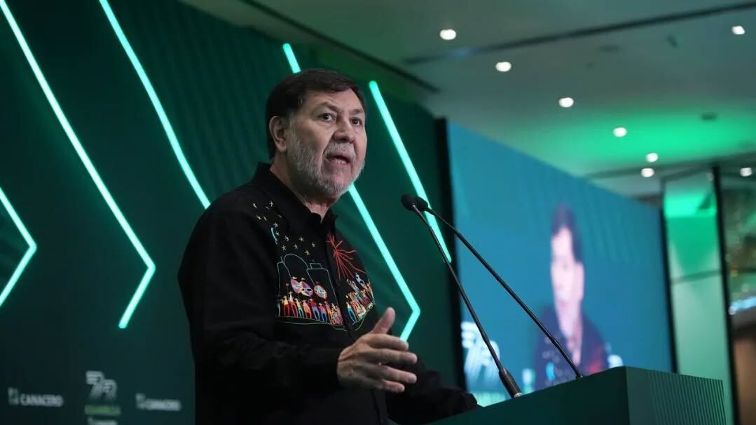 #PolíticaConfidencial Fernández Noroña provoca de nuevo, pero sin cruzar el Atlántico