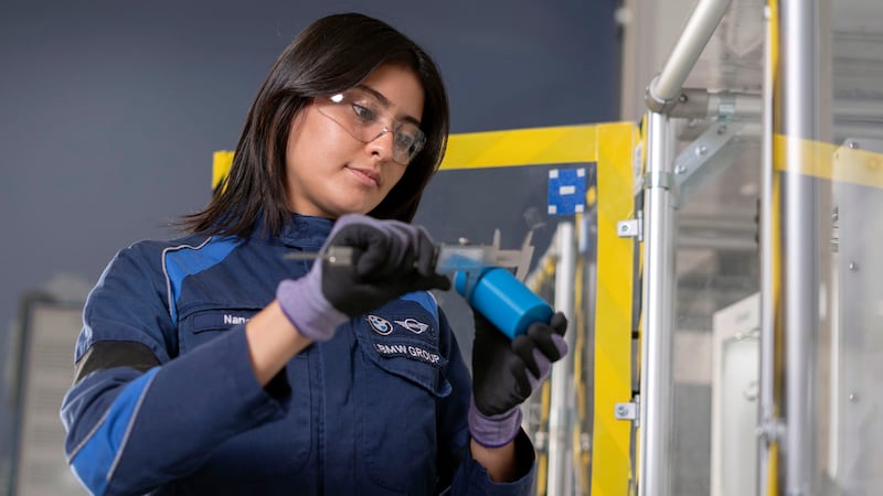 Visitar BMW Group Planta San Luis Potosí es una experiencia única que si la complementas con museos y gastronomía local, tendrás un viaje completo que mezcla motores, cultura y buen comer