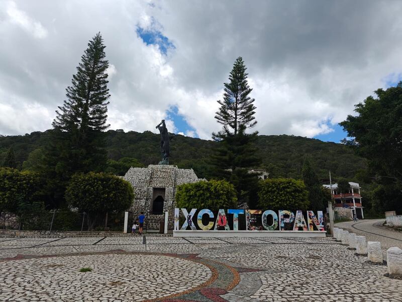 Desde pozas turquesas hasta llegar a Juliantla, la tierra de Joan Sebastian. Además, te decimos dónde comer delicioso y los tours que te harán sentir en una película