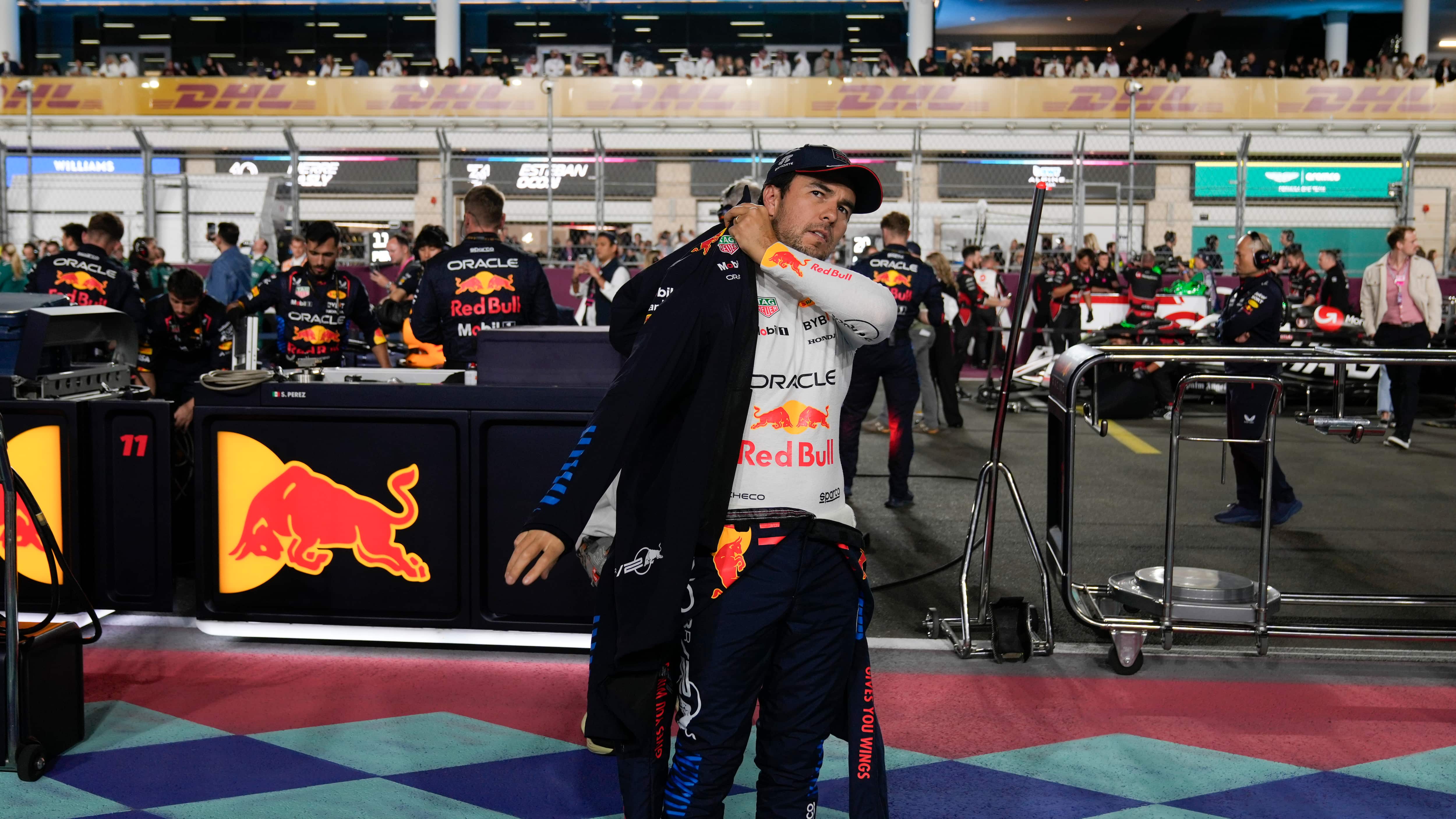 Checo Pérez tiene las horas contadas en Red Bull.