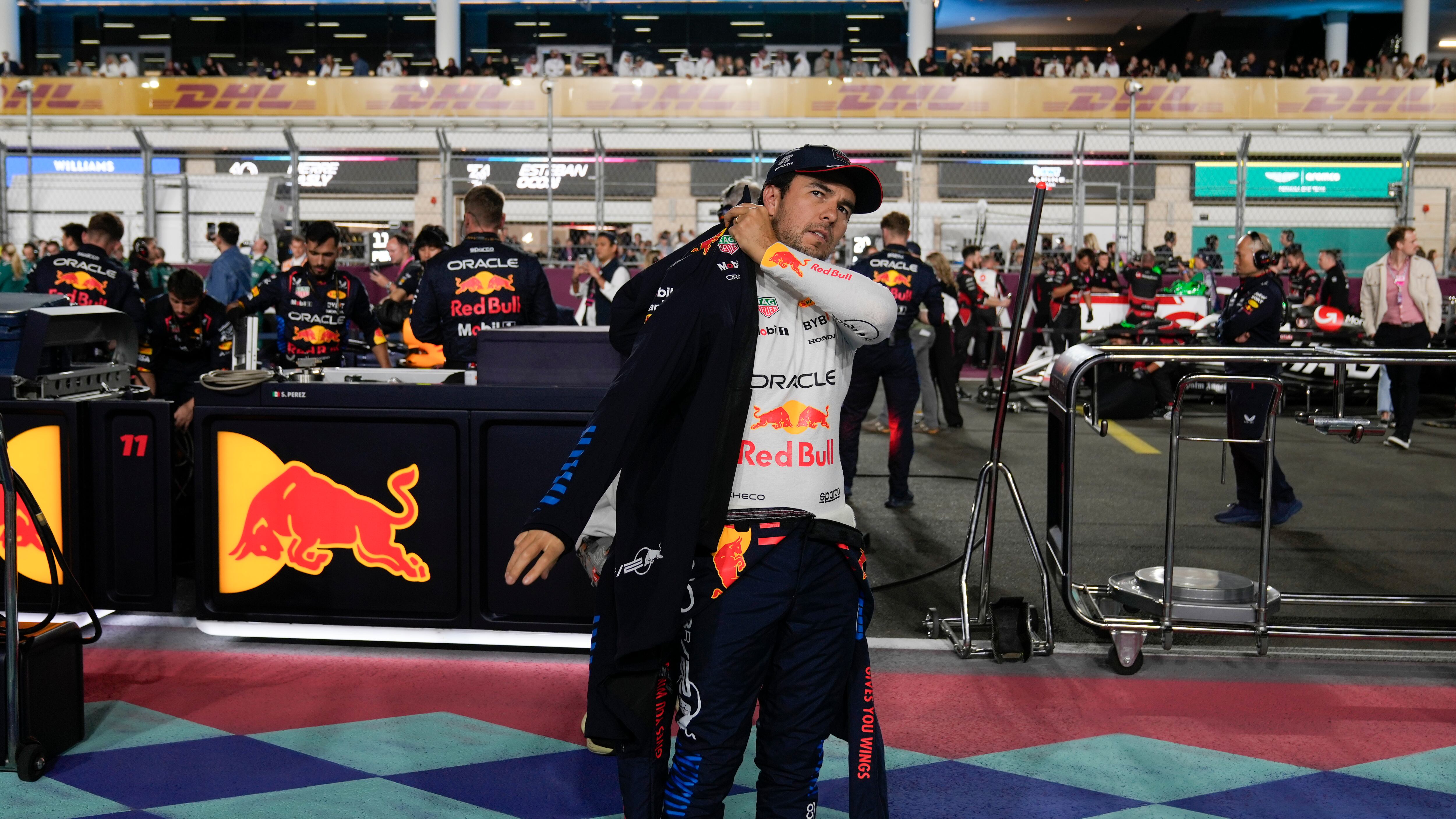 Checo Pérez tiene las horas contadas en Red Bull.