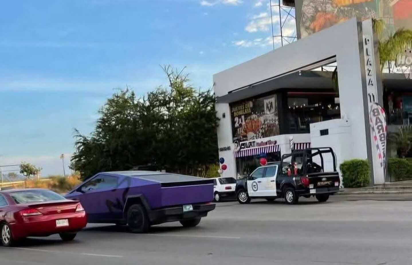 VIDEO: Así fue el “levantón” de Nicholette, la tiktoker de la Cybertruck  lila, en Culiacán – Publimetro México