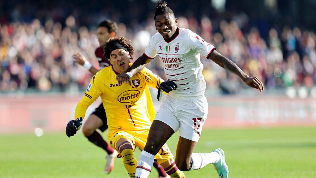 Guillermo Ochoa debutó con derrota en la Serie A ante el Milan.