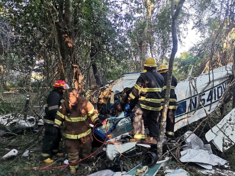 Puerto Vallarta avioneta se desploma y deja dos heridos