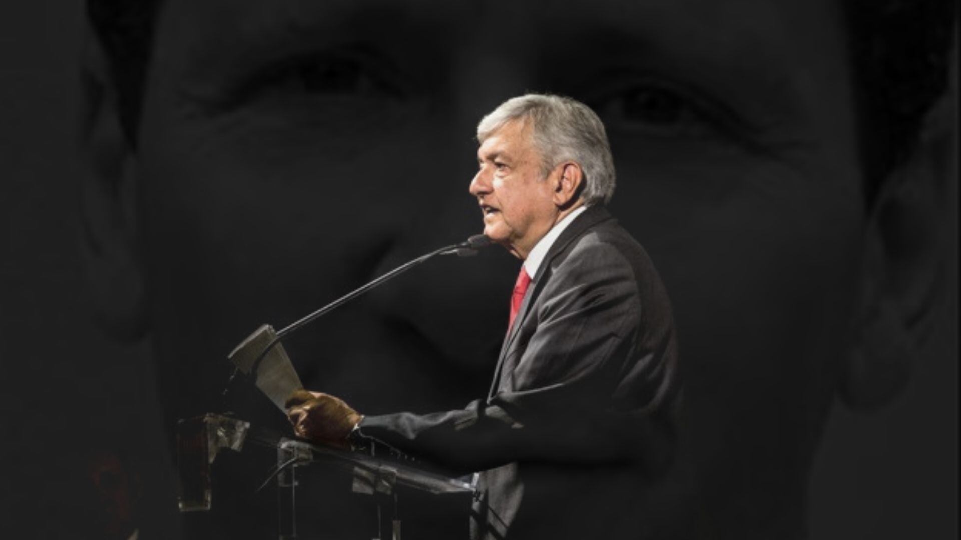 A sus 63 años de edad, la carrera de Golden se distingue por su habilidad para acceder a archivos confidenciales.