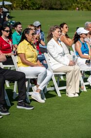 El reconocido empresario Benjamín Salinas Sada dio el esperado banderazo de salida a la tercera edición del prestigioso Mexico Open, consolidándose como una destacada fecha en el circuito de la PGA. El torneo se llevará a cabo del 22 al 25 de febrero, prometiendo emocionantes momentos en el mundo del golf.

Destacando la participación de 16 jugadores latinos, la edición de este año contará con la presencia de ocho talentosos mexicanos. Entre ellos, se encuentran nombres destacados como Raúl Pereda, Roberto Díaz, Álvaro Ortiz, Sebastián Vázquez, Rodolfo Cazaubón, Santiago de la Fuente, José Antonio Safa y Omar Morales.

La presencia de estos golfistas locales añade un toque especial al evento, generando una gran expectación entre los fanáticos del golf en México y más allá. La competencia promete ser intensa, consolidando al Mexico Open como un referente en el calendario deportivo.

Los aficionados pueden esperar días emocionantes llenos de habilidad y destreza en el campo, donde estos destacados representantes de la región buscarán conquistar el prestigioso título del Mexico Open. La comunidad golfista aguarda con entusiasmo la llegada de esta emocionante cita que promete dejar huella en el mundo del deporte.

¡Prepárense para vivir la emoción del golf con la tercera edición del Mexico Open del 22 al 25 de febrero!