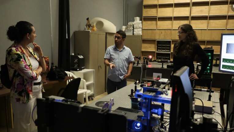 La ampliación de convocatorias de becas y apoyos en 2025 abre nuevas oportunidades para estudiantes e investigadores en México.