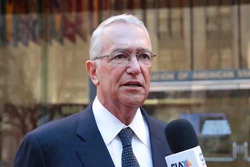 Salinas Pliego lleva sus preocupaciones a Washington: cita con el secretario del Tesoro de EE.UU.