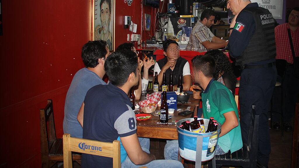 El ayuntamiento de Guadalajara señaló que los giros de restaurante-bar también deberán de exigir a sus clientes esta prueba negativa o certificado.