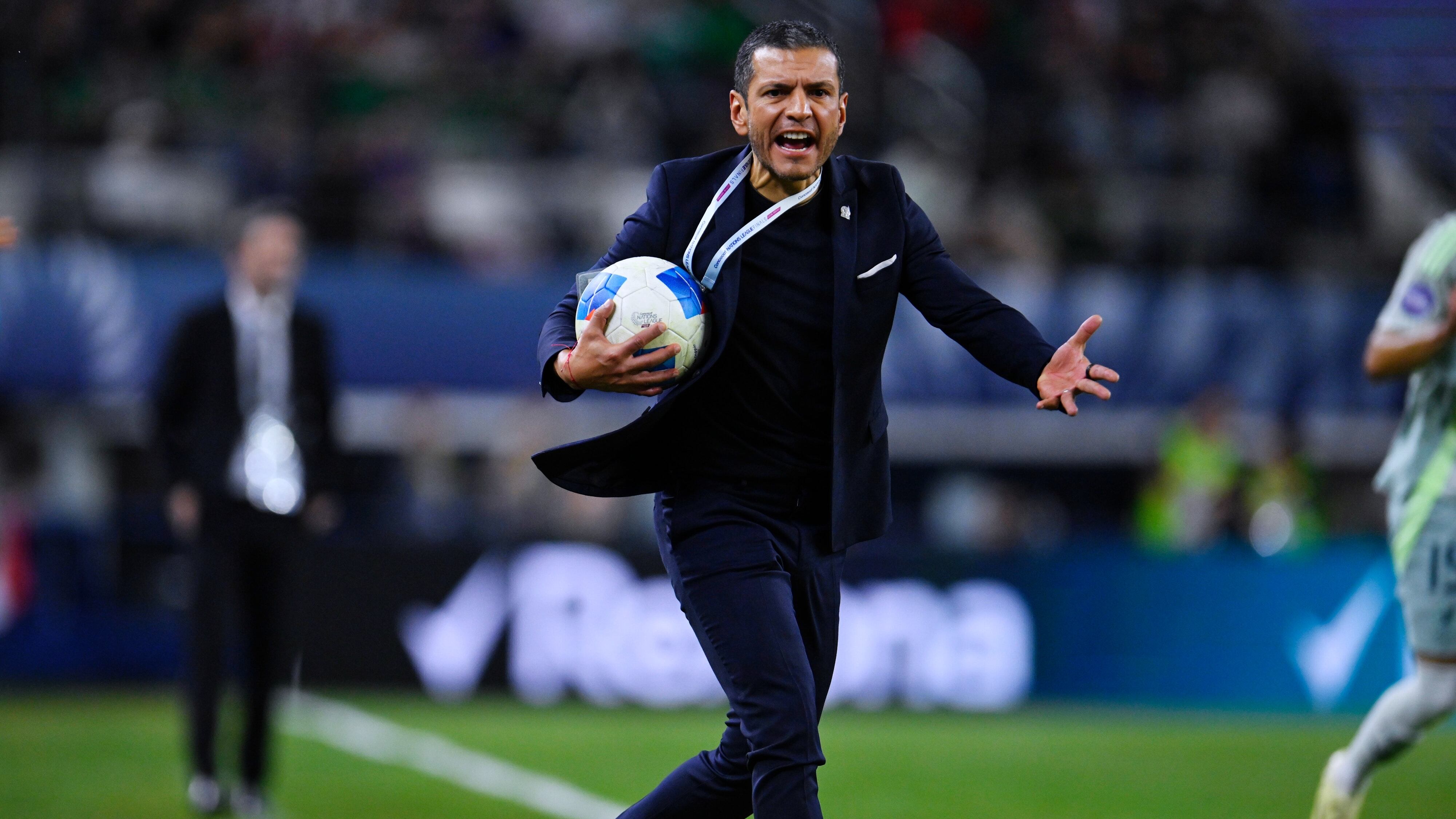 Jaime Lozano se mantendrá al frente del Tri.