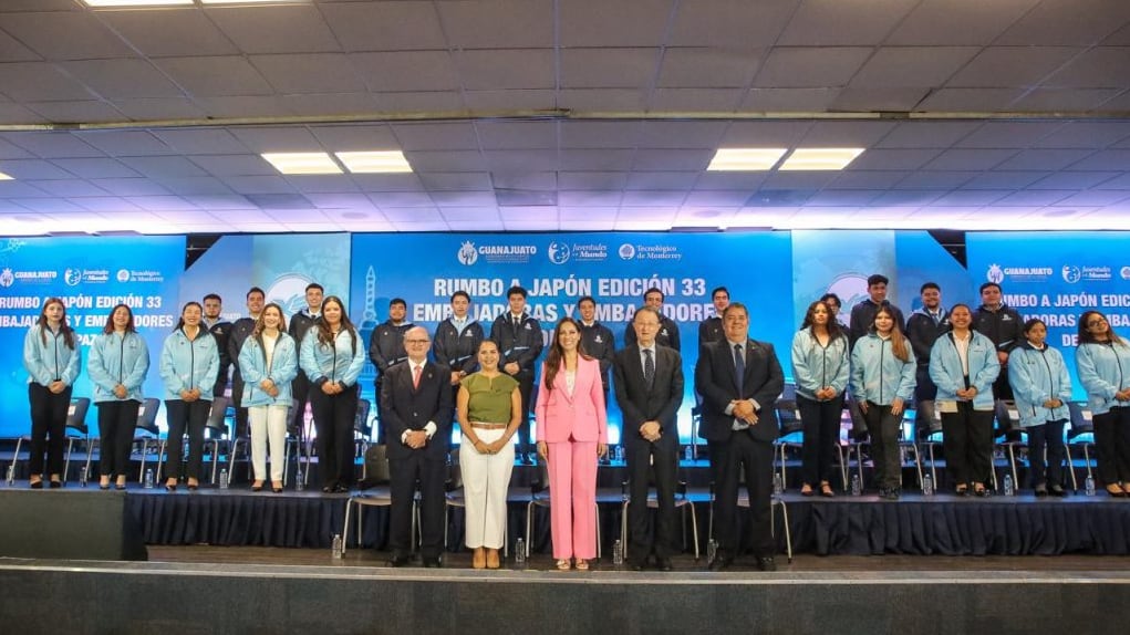 Encabeza Gobernadora el evento “Embajadoras y Embajadores de la Paz con Rumbo a Japón”.
