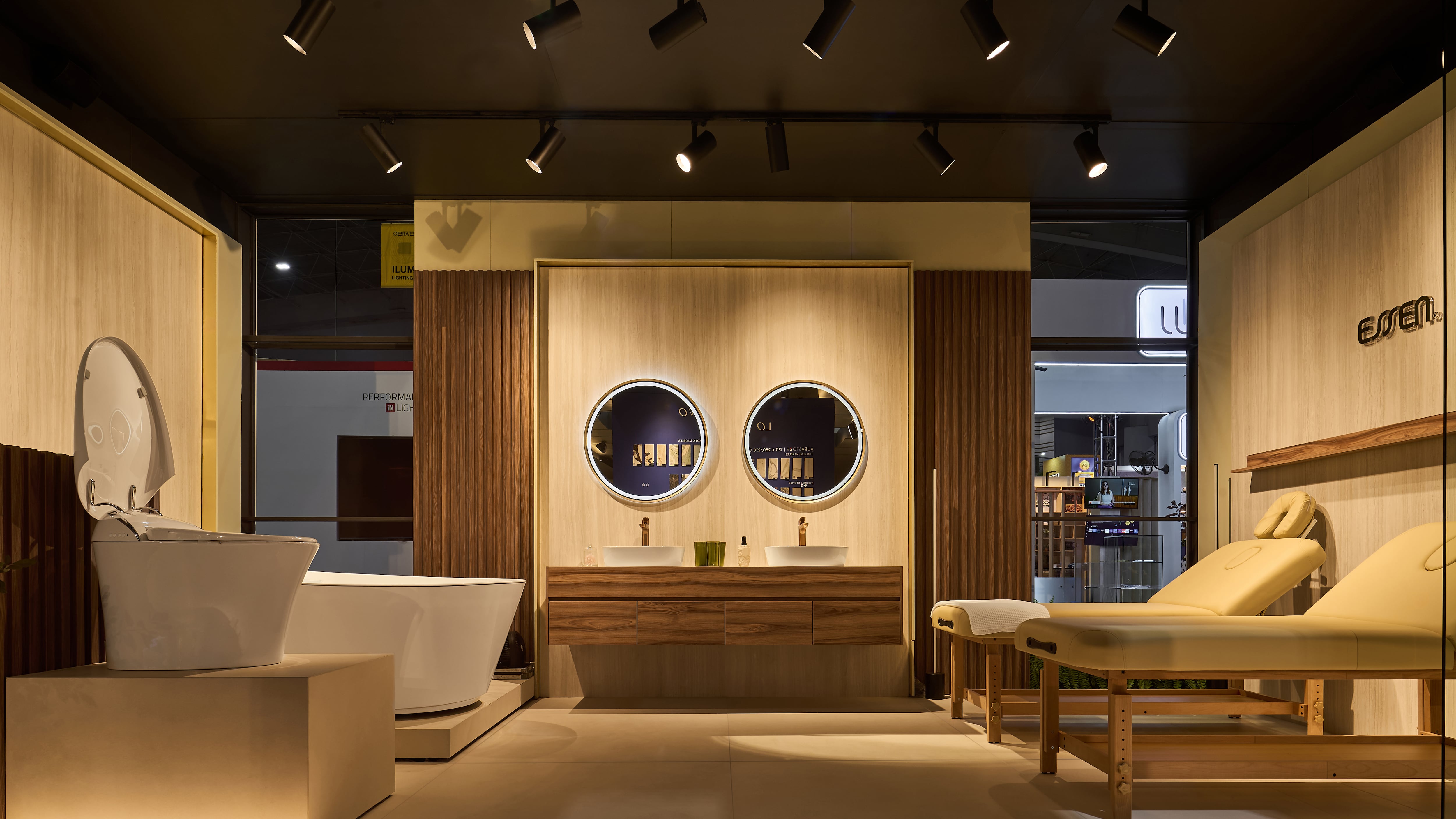 Interceramic presentó el stand más inmersivo de la exposición. Su propuesta, inspirada en los sentidos y en la conexión humana con los espacios, reafirmó su compromiso con la innovación, la sustentabilidad y el arte del diseño