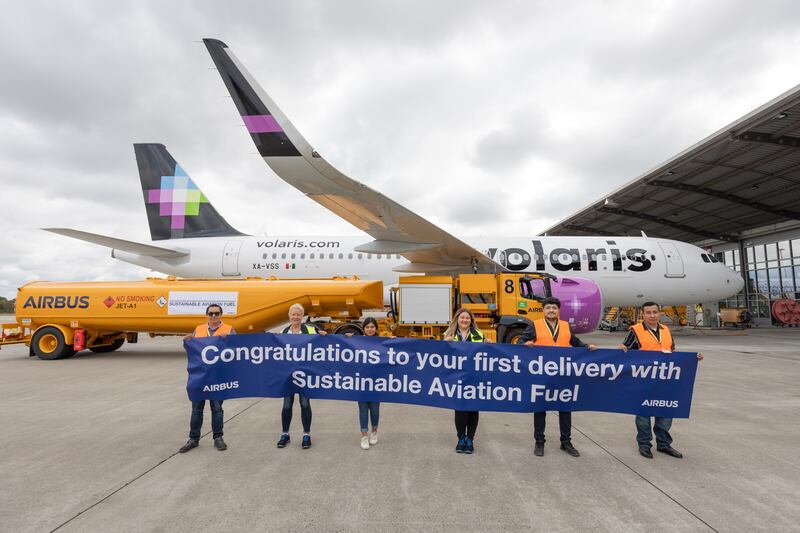 Volaris realiza primer vuelo con combustible de aviación sustentable