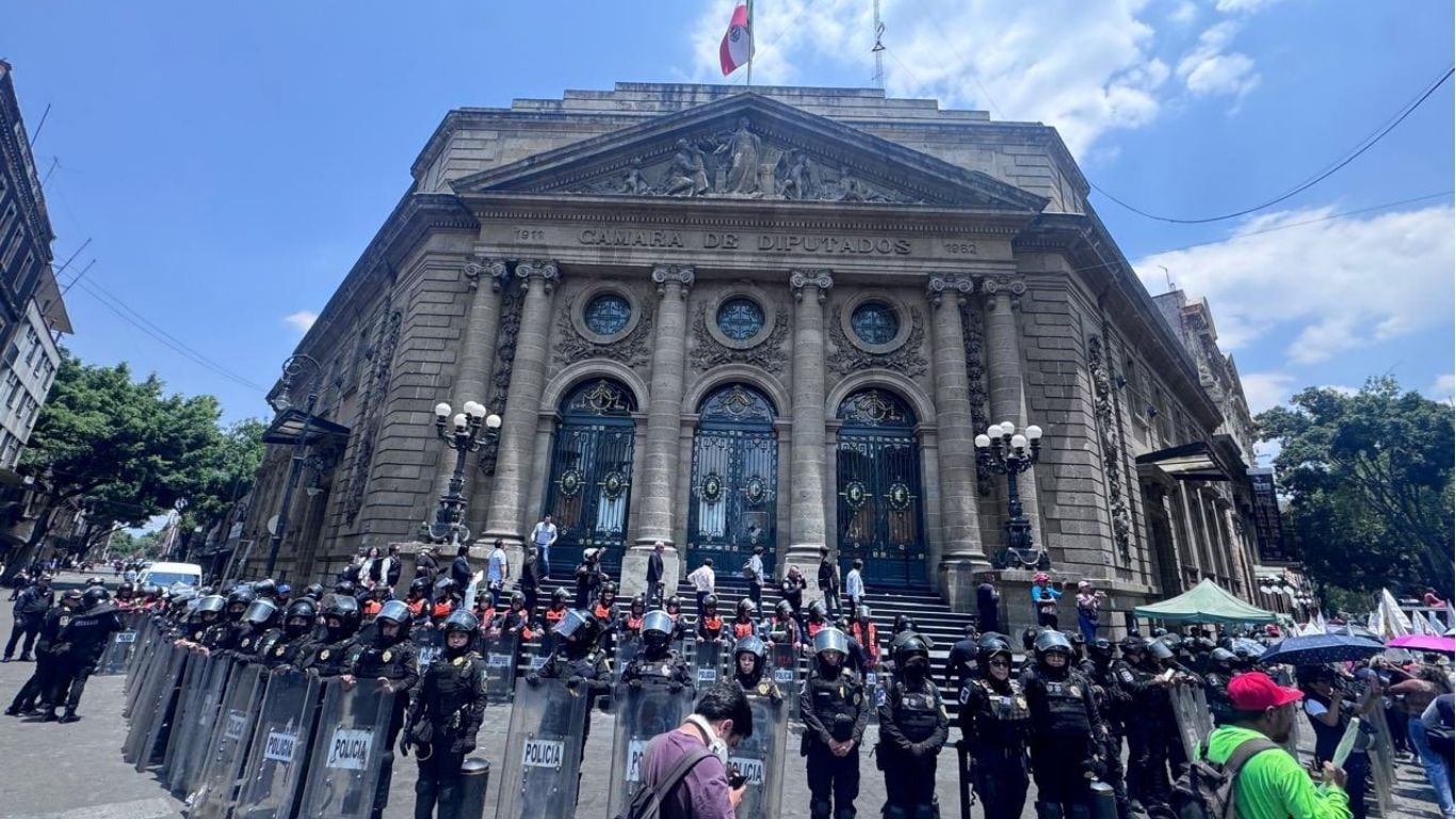 Intentan dar portazo en el Congreso de la CDMX