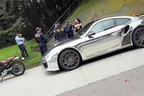 “¿¡Chocaste un qué!?“: Autobús impacta un Porsche 911 Turbo S de 5 millones de pesos