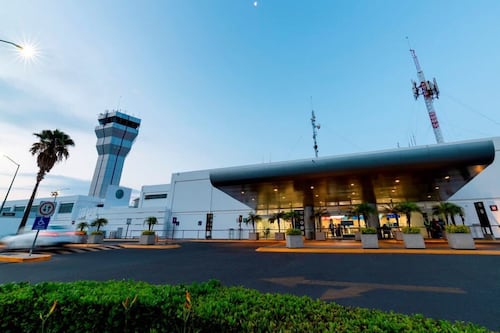 Contemplan inversión de 880 mdp para renovar acceso al AIQ