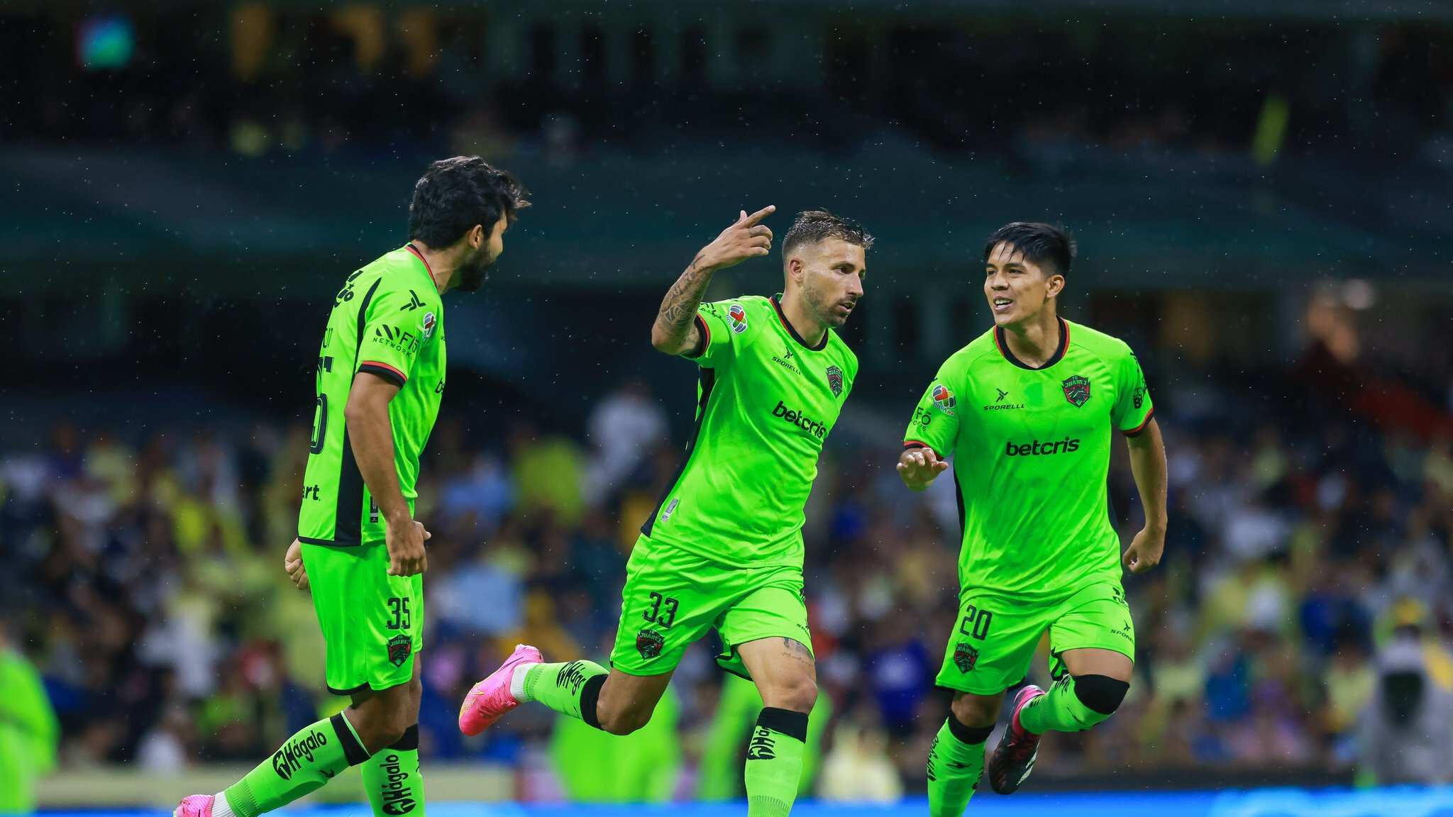Bravos dio la campanada en el Estadio Azteca.
