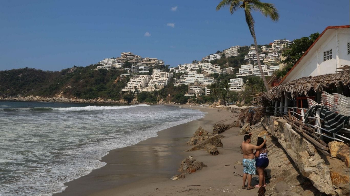 Mar de fondo en Acapulco deja tres muertos: ignoraron bandera roja en Playa Mimosa