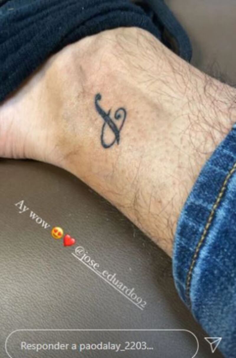 José Eduardo Derbez y su novia Paola Dalay se tatuaron sus iniciales