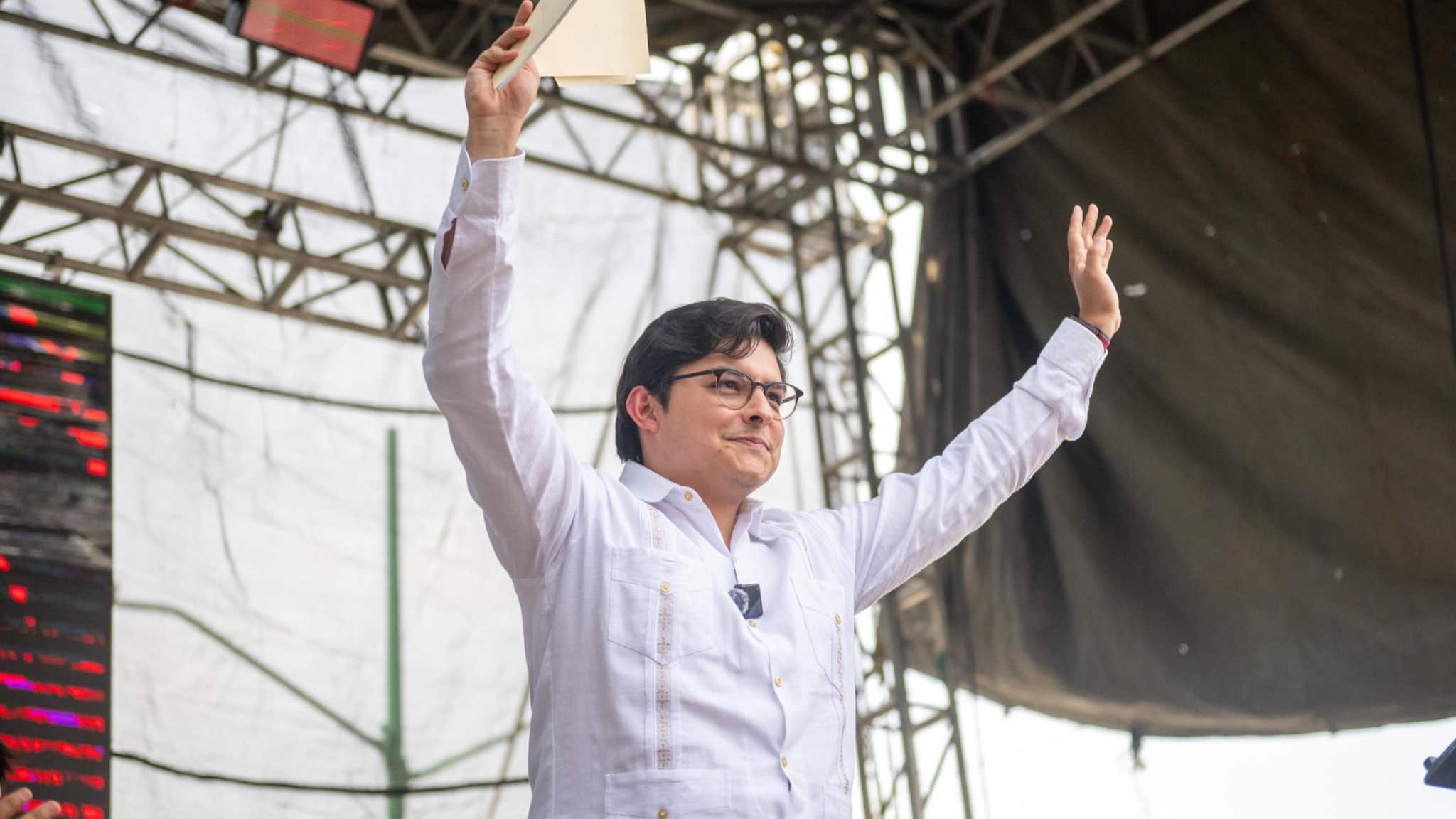 El legislador negó rotundamente cualquier vínculo con los tres detenidos y exigió pruebas concretas