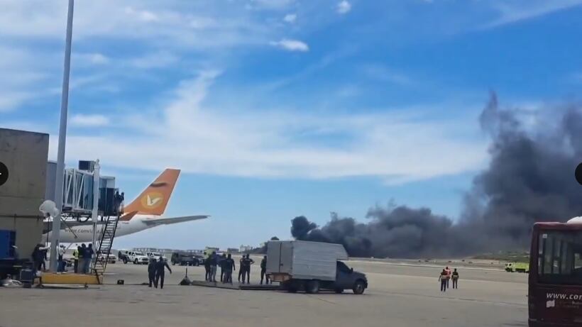 Momento en el que se impactó la unidad aérea en el aeropuerto