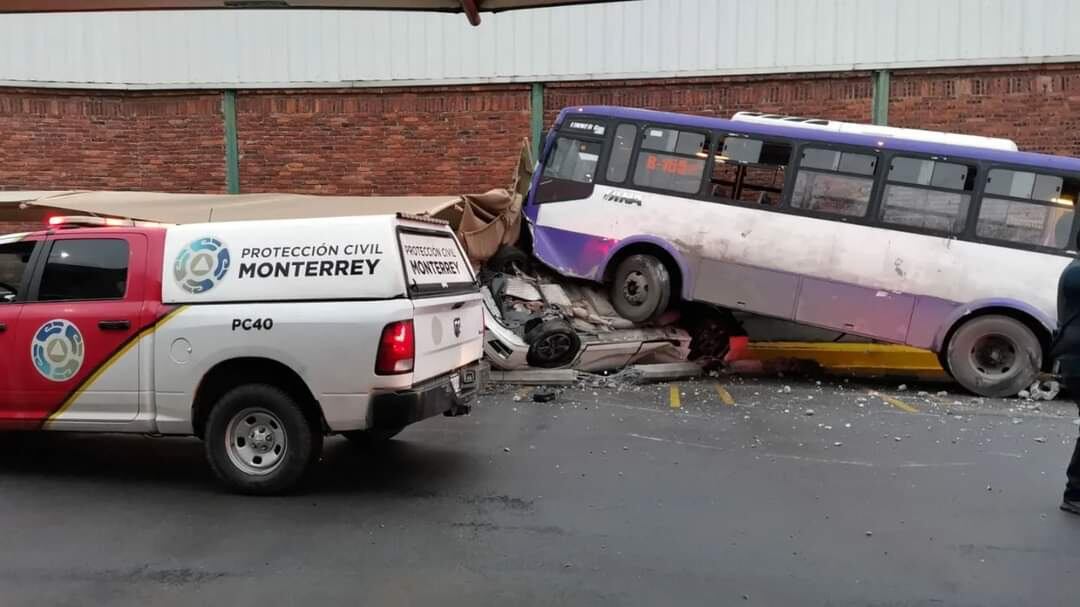 Hasta el momento no se han reportado personas hospitalizadas, aunque sí hubo heridos.
