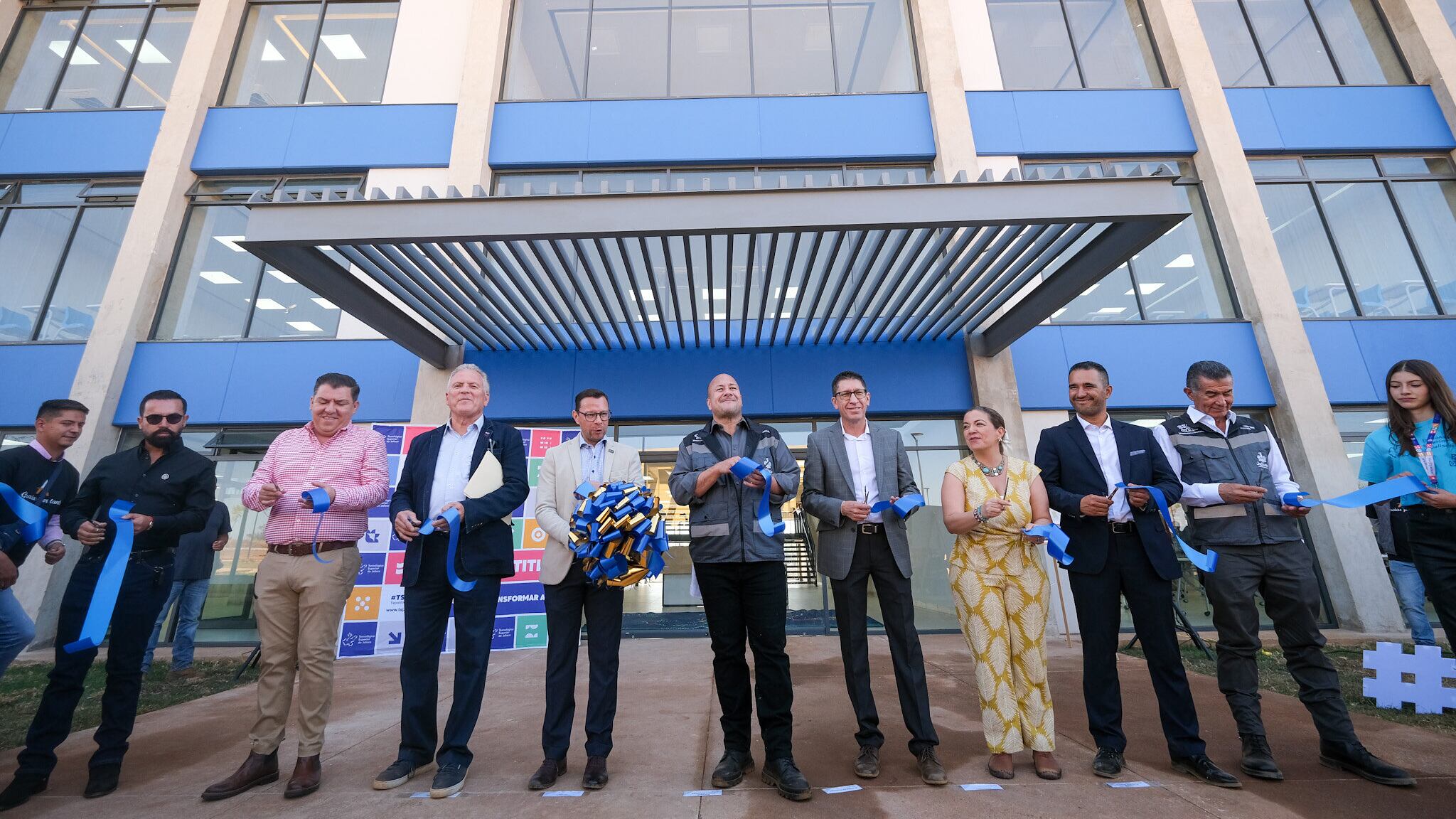 El Gobernador de Jalisco, Enrique Alfaro Ramírez, cerró su ciclo de giras al interior del estado inaugurando dos Institutos Tecnológicos Superiores en San Juan de los Lagos y Tepatitlán de Morelos.