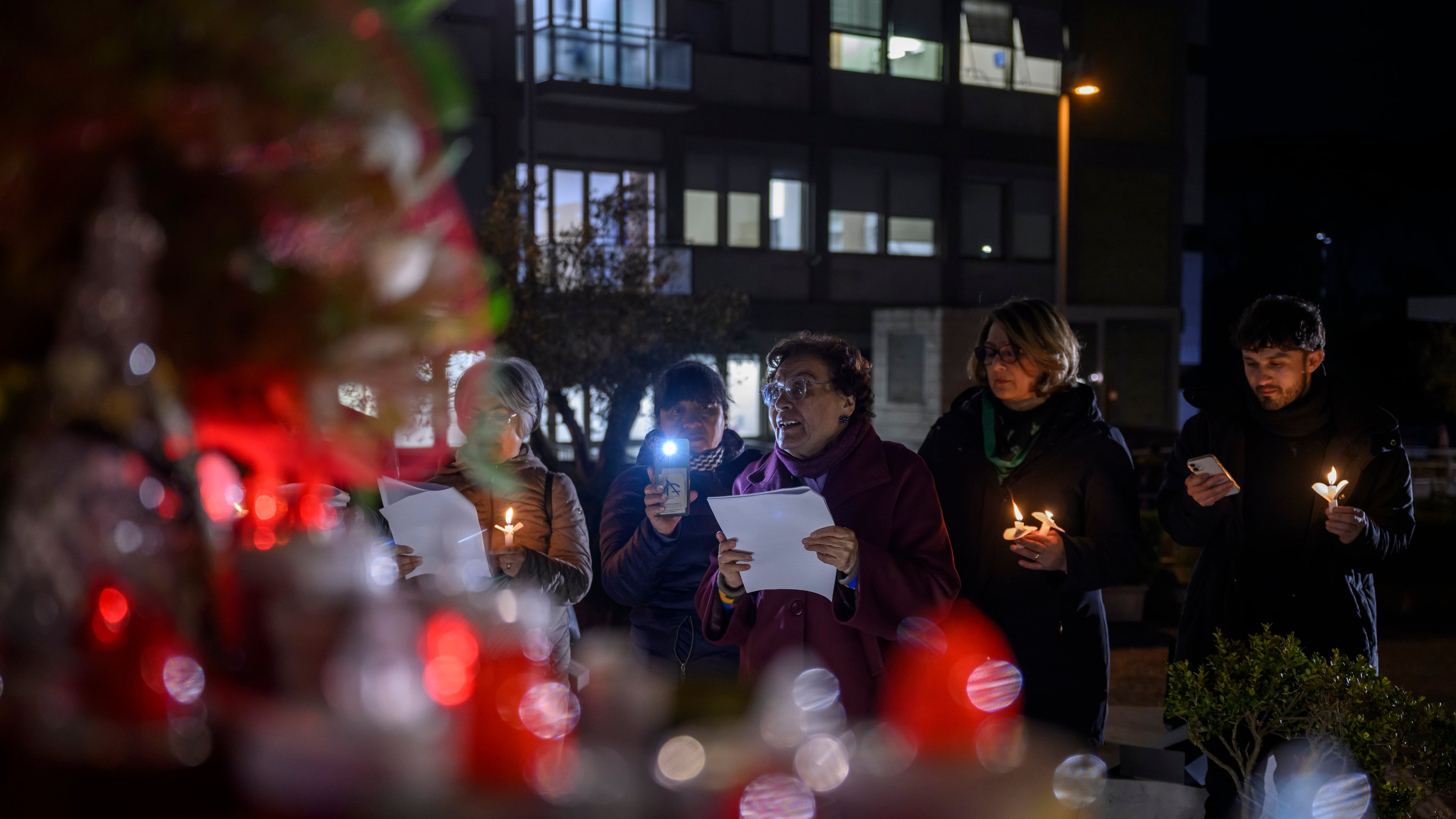Roma. El papa Francisco tiene en vilo al mundo ante un “cuadro complejo” que lo mantiene hospitalizado.