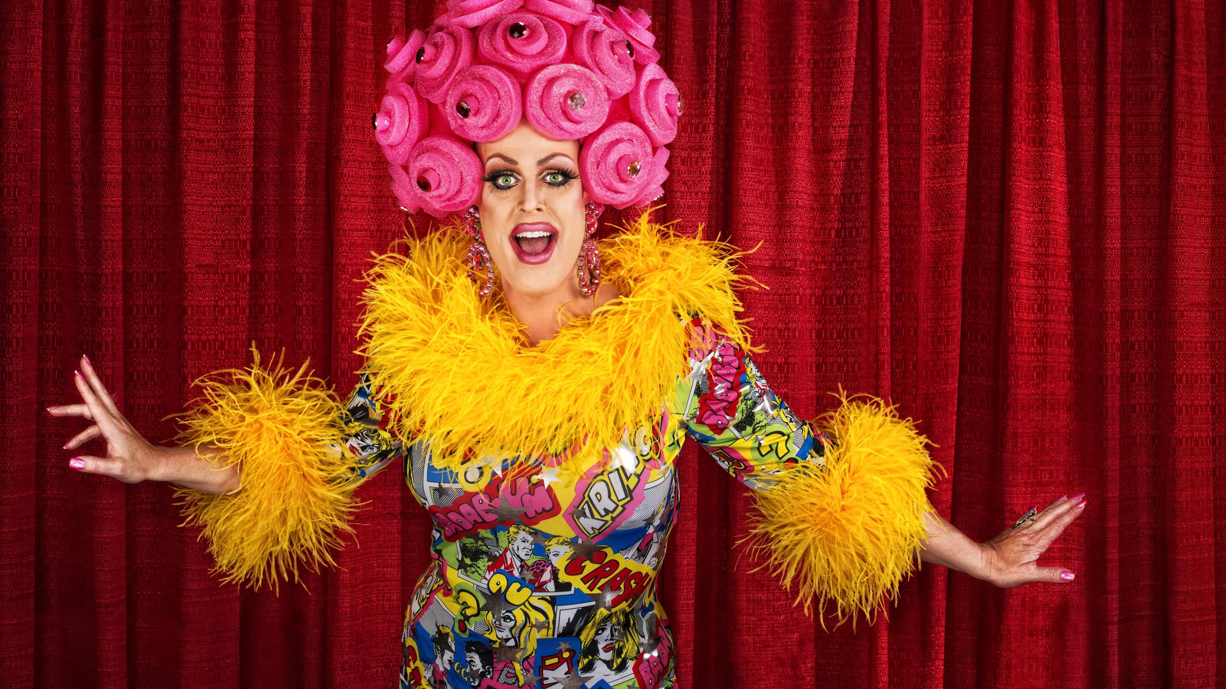 De acuerdo a la diputada Jessica Martínez los drag queens no tienen por qué ser necesariamente homosexuales o bisexuales.