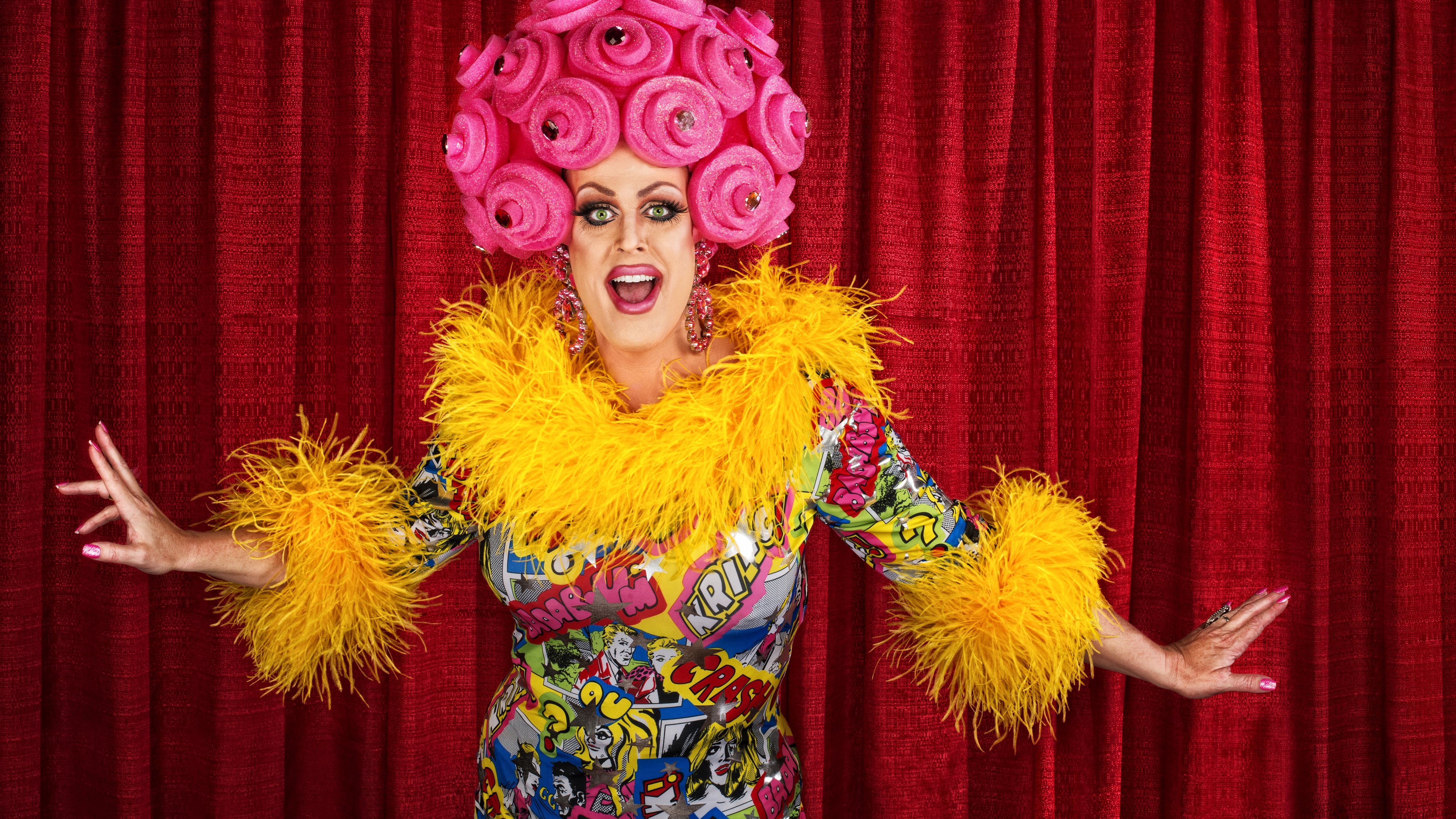 De acuerdo a la diputada Jessica Martínez los drag queens no tienen por qué ser necesariamente homosexuales o bisexuales.