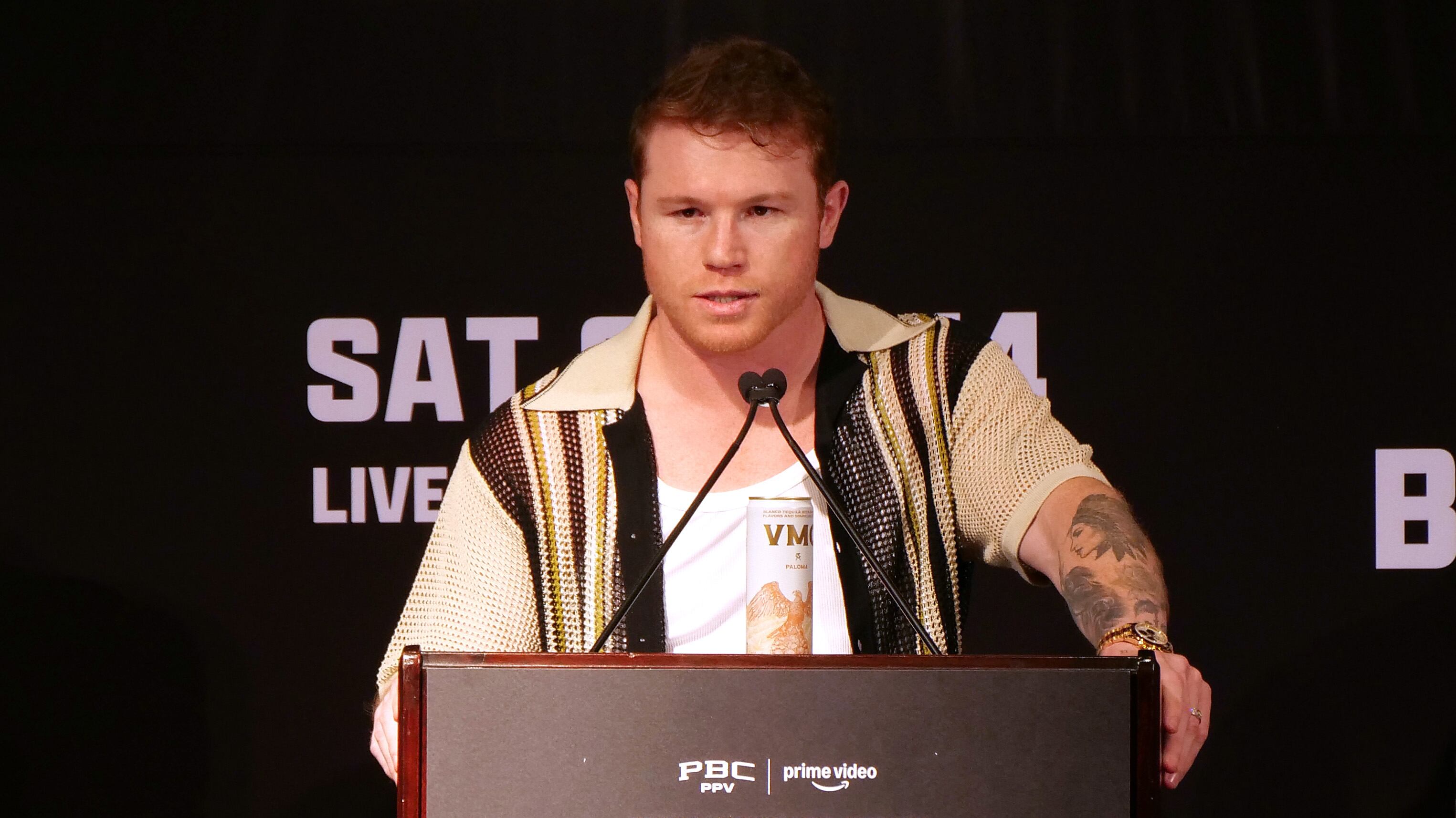 ‘Canelo’ Álavrez lanza dardo a la FIB tras ser despojado de su cinturón de campeón mundial del peso supermediano.