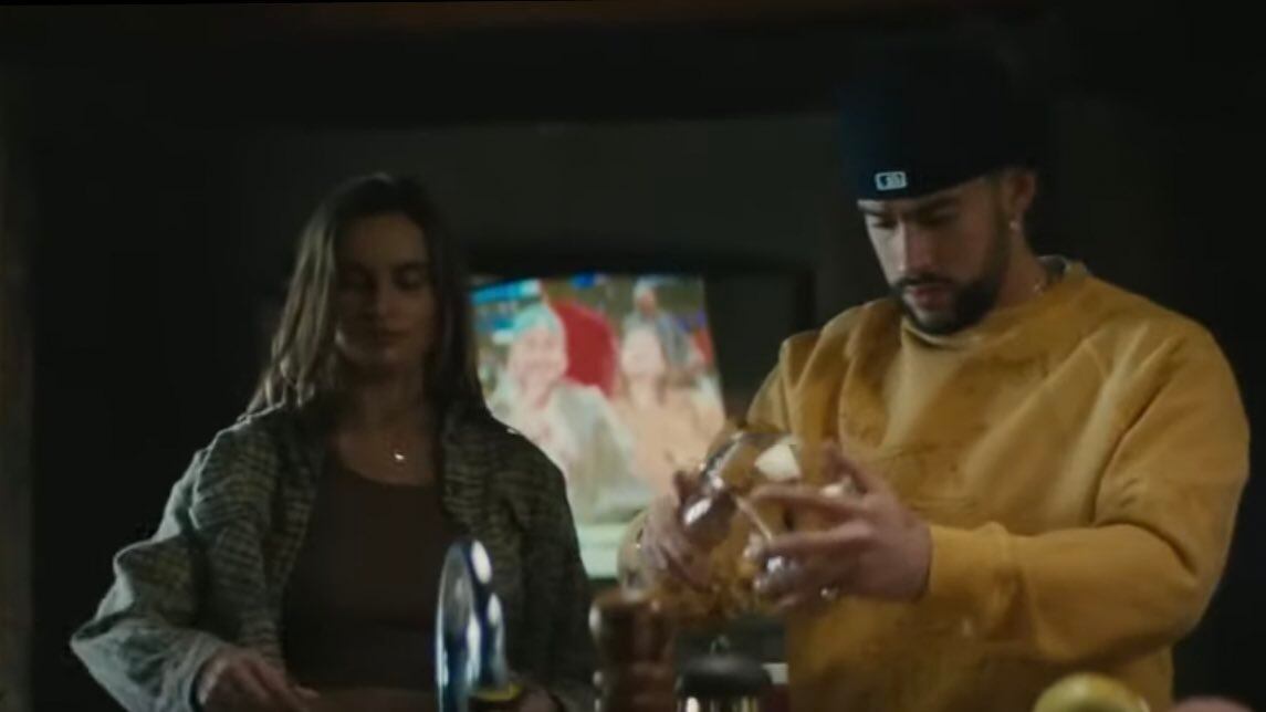 Bad Bunny en su nuevo videoclip