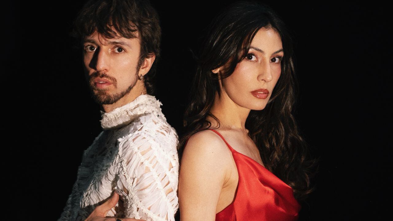 Esteman y Daniela Spalla plasman su química musical con el estreno de “El Acuerdo”