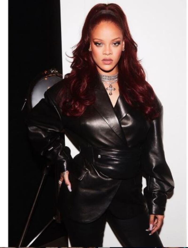 Fortuna de Rihanna la convirtió en la cantante más millonaria del mundo