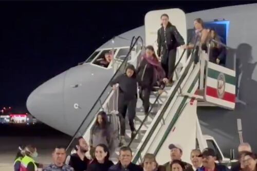 Gimnastas mexicanas llegan a México tras ser rescatadas de Israel