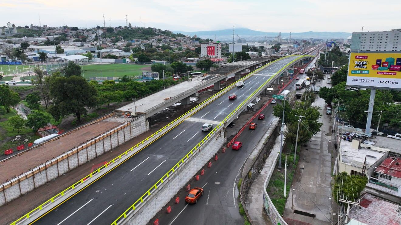 Este 18 de agosto fue abierto el puente vehicular La Obrera. (Cortesía)