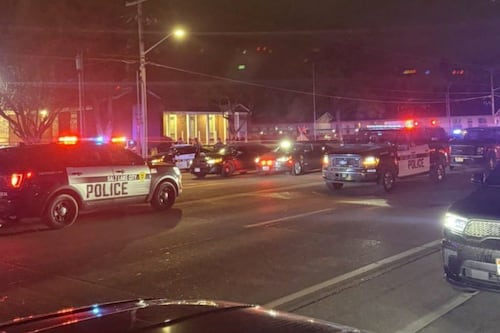 Tiroteo fuera de iglesia mormona deja muertos y heridos en Estados Unidos