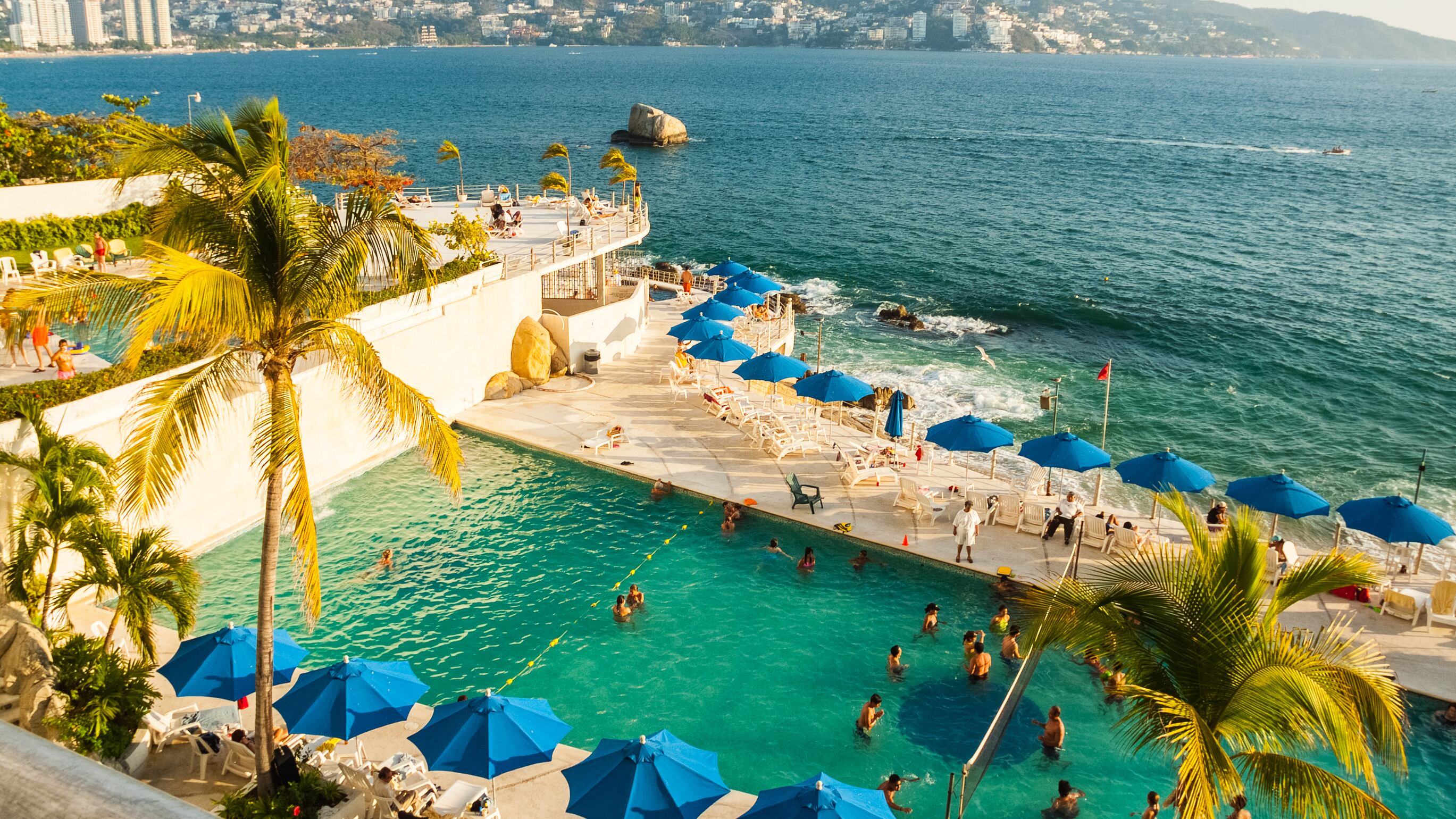 El secretario de turismo del estado de Guerrero comparte con Publimetro cómo aprovecharán el AMT para dar promoción internacional al puerto, que aunque sigue en proceso de transformación, ya está en condiciones de ofrecer una gran oferta turística a todos sus visitantes