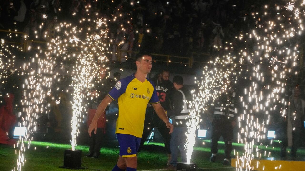 Cristiano Ronaldo fue ovacionado en su presentación como jugador del Al Nassr.